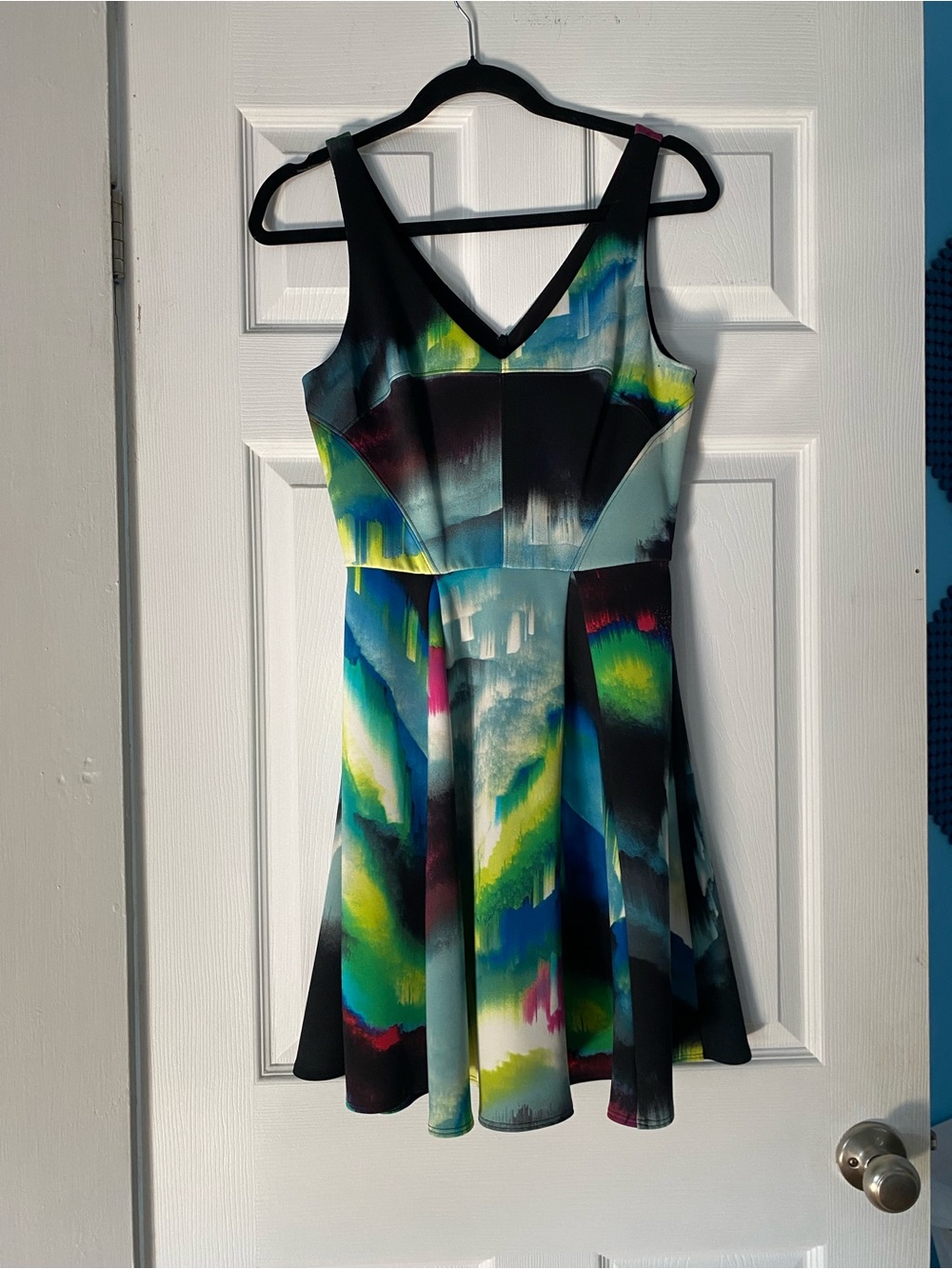 ABS V-Neck Multicolor Print Fit-and-Flare Dress Size Medium Great Condition